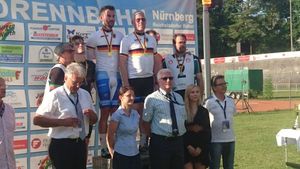 Siegerehrung Deutsche Meisterschaft der Steher
1. Platz Stefan Schäfer/ Peter Bäuerlein
2. Platz Franz Schiewer/ Gerd Gessler
3. Platz Nico Heßlich/ André Dippel