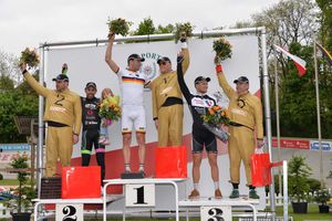 Florian Fernow gewinnt mit seinem Schrittmacher Peter Bäuerlein das 40 Kilometer Steherrennen