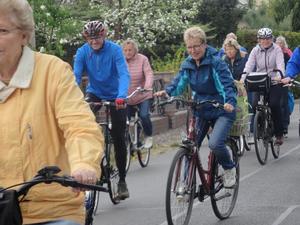 70 Radlerinnen und Radler am Start (Bild: 2/2)